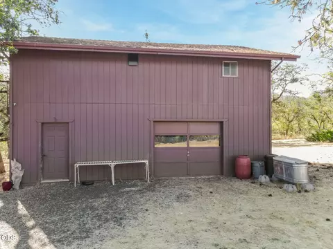 Exterior - 4000 E Antelope Rd, Eagle Point, OR 97524 photo 10 of 11
