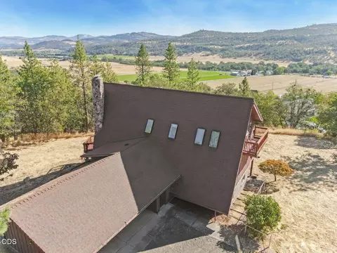 Other - 4000 E Antelope Rd, Eagle Point, OR 97524 photo 3 of 27