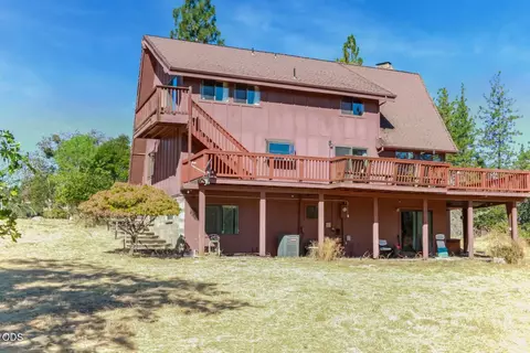 Exterior - 4000 E Antelope Rd, Eagle Point, OR 97524 photo 7 of 11