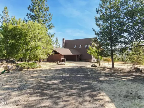 Exterior - 4000 E Antelope Rd, Eagle Point, OR 97524 photo 1 of 11