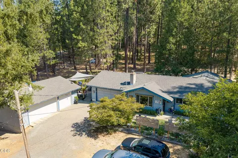Exterior - 2282 Stringer Gap Rd, Grants Pass, OR 97527 photo 2 of 26