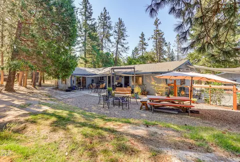 Exterior - 2282 Stringer Gap Rd, Grants Pass, OR 97527 photo 8 of 26