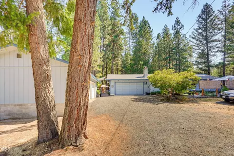 Exterior - 2282 Stringer Gap Rd, Grants Pass, OR 97527 photo 5 of 26