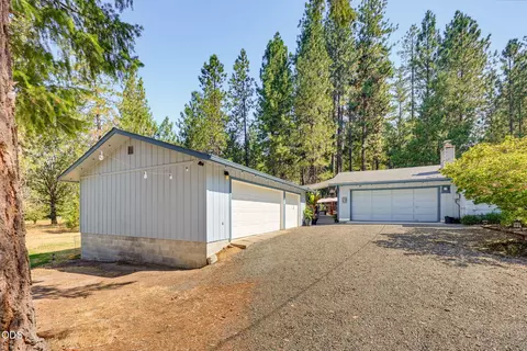 Exterior - 2282 Stringer Gap Rd, Grants Pass, OR 97527 photo 18 of 26
