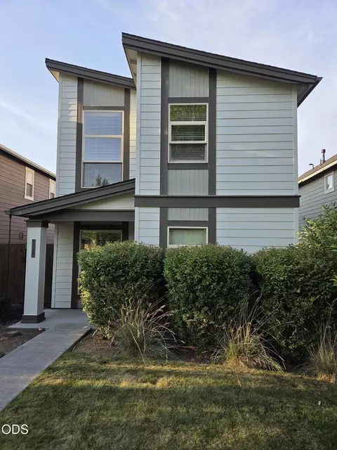 20260 Badger Rd, Bend, OR 97702