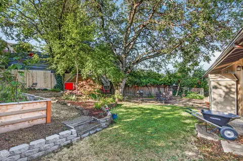 Exterior - 206 Alder St, Phoenix, OR 97535 photo 9 of 15