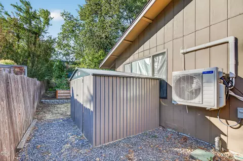 Exterior - 206 Alder St, Phoenix, OR 97535 photo 14 of 15