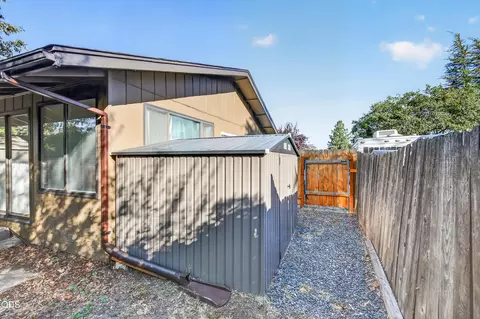 Exterior - 206 Alder St, Phoenix, OR 97535 photo 13 of 15