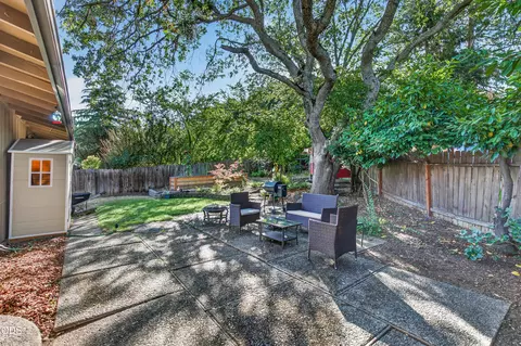 Exterior - 206 Alder St, Phoenix, OR 97535 photo 8 of 15