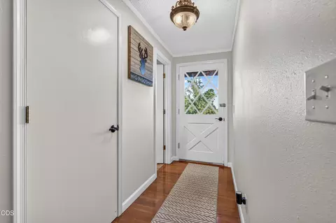 Entry Way - 206 Alder St, Phoenix, OR 97535 photo 1 of 1