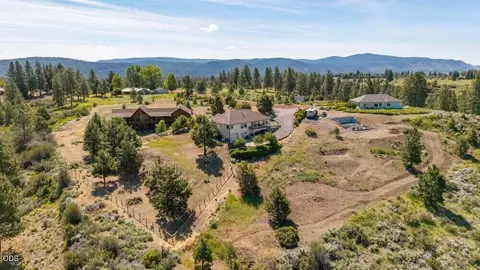 View/Area - 2961 Mark Ct, Chiloquin, OR 97624 photo 2 of 7