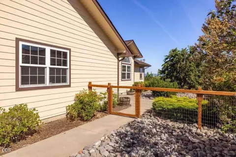 Exterior - 2961 Mark Ct, Chiloquin, OR 97624 photo 4 of 20