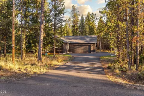 Exterior - 17407 Killdeer Dr, Bend, OR 97707 photo 2 of 5