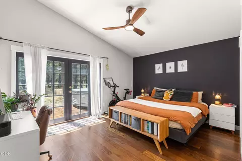 Bedroom - 17407 Killdeer Dr, Bend, OR 97707 photo 1 of 5