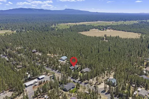 View/Area - 17407 Killdeer Dr, Bend, OR 97707 photo 3 of 4