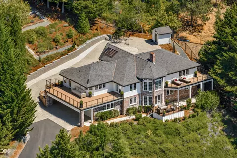1544 Satellite Dr, Medford, OR 97504