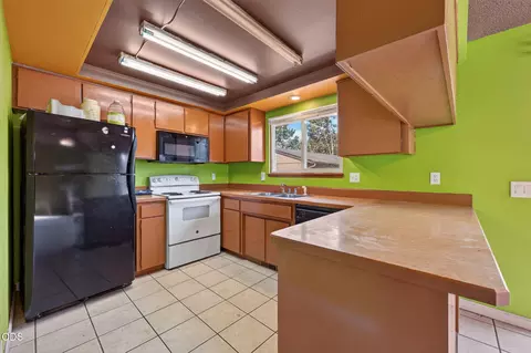 Kitchen - 567 SE Centennial St, Bend, OR 97702 photo 2 of 3
