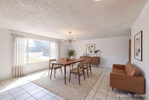 Dining - 567 SE Centennial St, Bend, OR 97702 photo 2 of 5
