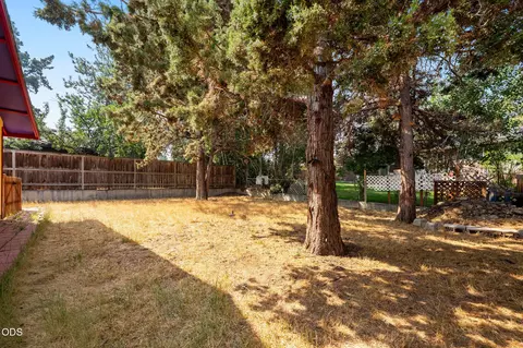 Exterior - 567 SE Centennial St, Bend, OR 97702 photo 5 of 5