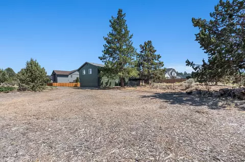 Exterior - 62855 Daniel Rd NE, Bend, OR 97701 photo 5 of 11