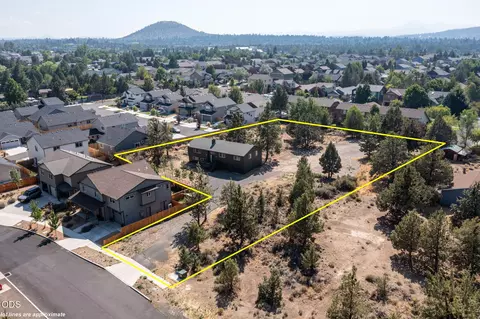 View/Area - 62855 Daniel Rd NE, Bend, OR 97701 photo 2 of 7