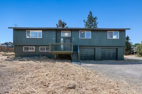 Exterior - 62855 Daniel Rd NE, Bend, OR 97701 photo 4 of 11