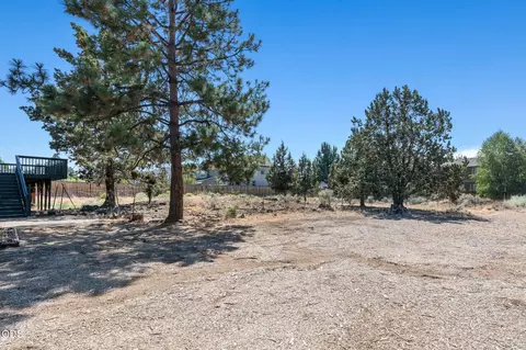 Exterior - 62855 Daniel Rd NE, Bend, OR 97701 photo 6 of 11