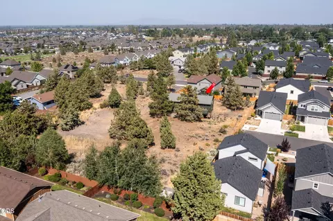 View/Area - 62855 Daniel Rd NE, Bend, OR 97701 photo 3 of 7