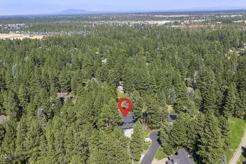 View/Area - 20398 Big Bear Ct, Bend, OR 97702 photo 3 of 13