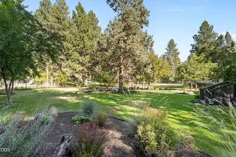 Exterior - 20398 Big Bear Ct, Bend, OR 97702 photo 17 of 21