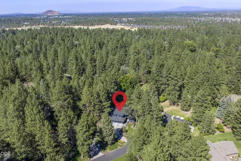 View/Area - 20398 Big Bear Ct, Bend, OR 97702 photo 2 of 13