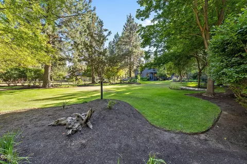 Exterior - 20398 Big Bear Ct, Bend, OR 97702 photo 19 of 21