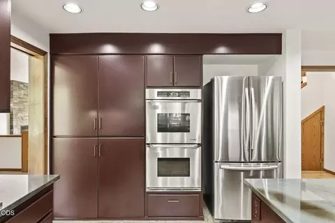 Kitchen - 20398 Big Bear Ct, Bend, OR 97702 photo 3 of 7