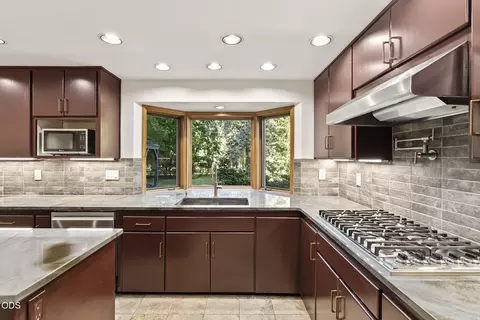 Kitchen - 20398 Big Bear Ct, Bend, OR 97702 photo 2 of 7