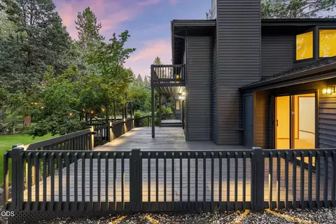 Exterior - 20398 Big Bear Ct, Bend, OR 97702 photo 8 of 21