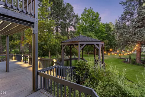 Exterior - 20398 Big Bear Ct, Bend, OR 97702 photo 10 of 21