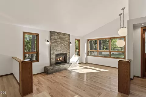 Living - 20398 Big Bear Ct, Bend, OR 97702 photo 1 of 4