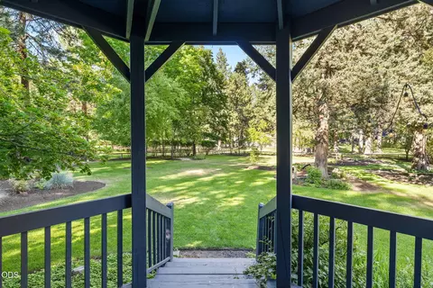 Exterior - 20398 Big Bear Ct, Bend, OR 97702 photo 13 of 21