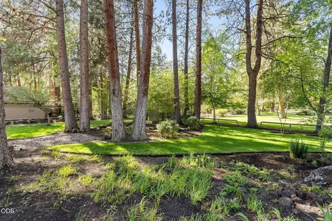 Exterior - 20398 Big Bear Ct, Bend, OR 97702 photo 18 of 21