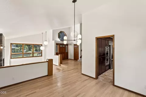 Entry Way - 20398 Big Bear Ct, Bend, OR 97702 photo 4 of 7