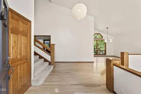 Entry Way - 20398 Big Bear Ct, Bend, OR 97702 photo 1 of 7
