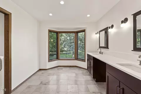 Bath - 20398 Big Bear Ct, Bend, OR 97702 photo 5 of 7