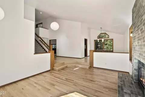 Living - 20398 Big Bear Ct, Bend, OR 97702 photo 2 of 4