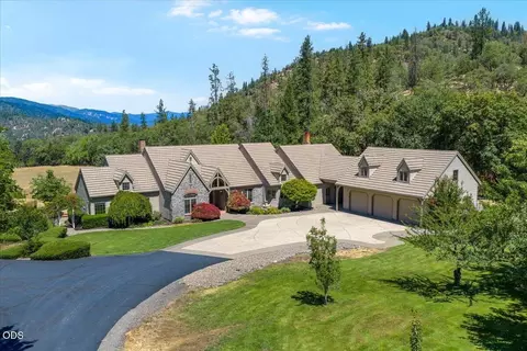 3396 Foots Creek Rd, Gold Hill, OR 97525