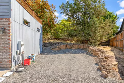 Exterior - 63552 Boyd Acres Rd, Bend, OR 97701 photo 7 of 7