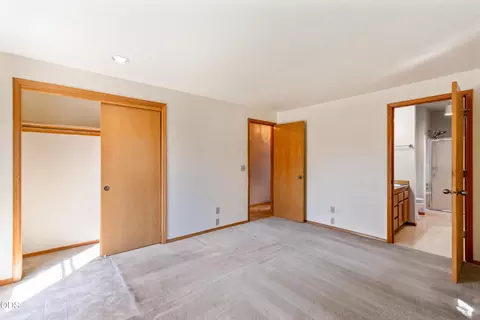 Bedroom - 63552 Boyd Acres Rd, Bend, OR 97701 photo 1 of 4