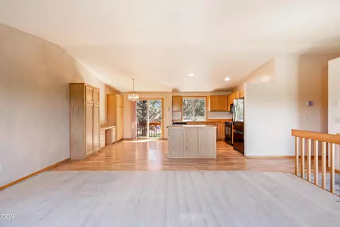 Living - 63552 Boyd Acres Rd, Bend, OR 97701 photo 3 of 5