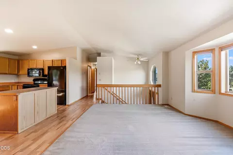 Living - 63552 Boyd Acres Rd, Bend, OR 97701 photo 2 of 5