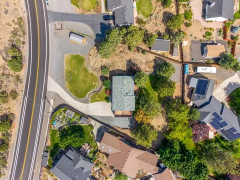 View/Area - 63552 Boyd Acres Rd, Bend, OR 97701 photo 7 of 8