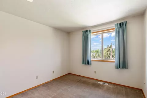 Bedroom - 63552 Boyd Acres Rd, Bend, OR 97701 photo 3 of 4